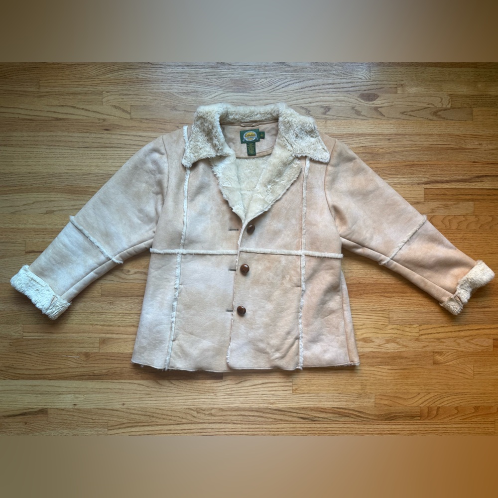 Women’s Vintage Cabela’s Cream Shearling Jacket with Button Closure